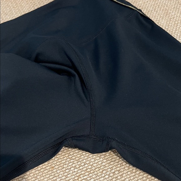 Zyia Set - Black Gilded Light n Tight Set (Bra (large) and Leggings (6-8)) - Picture 9 of 11